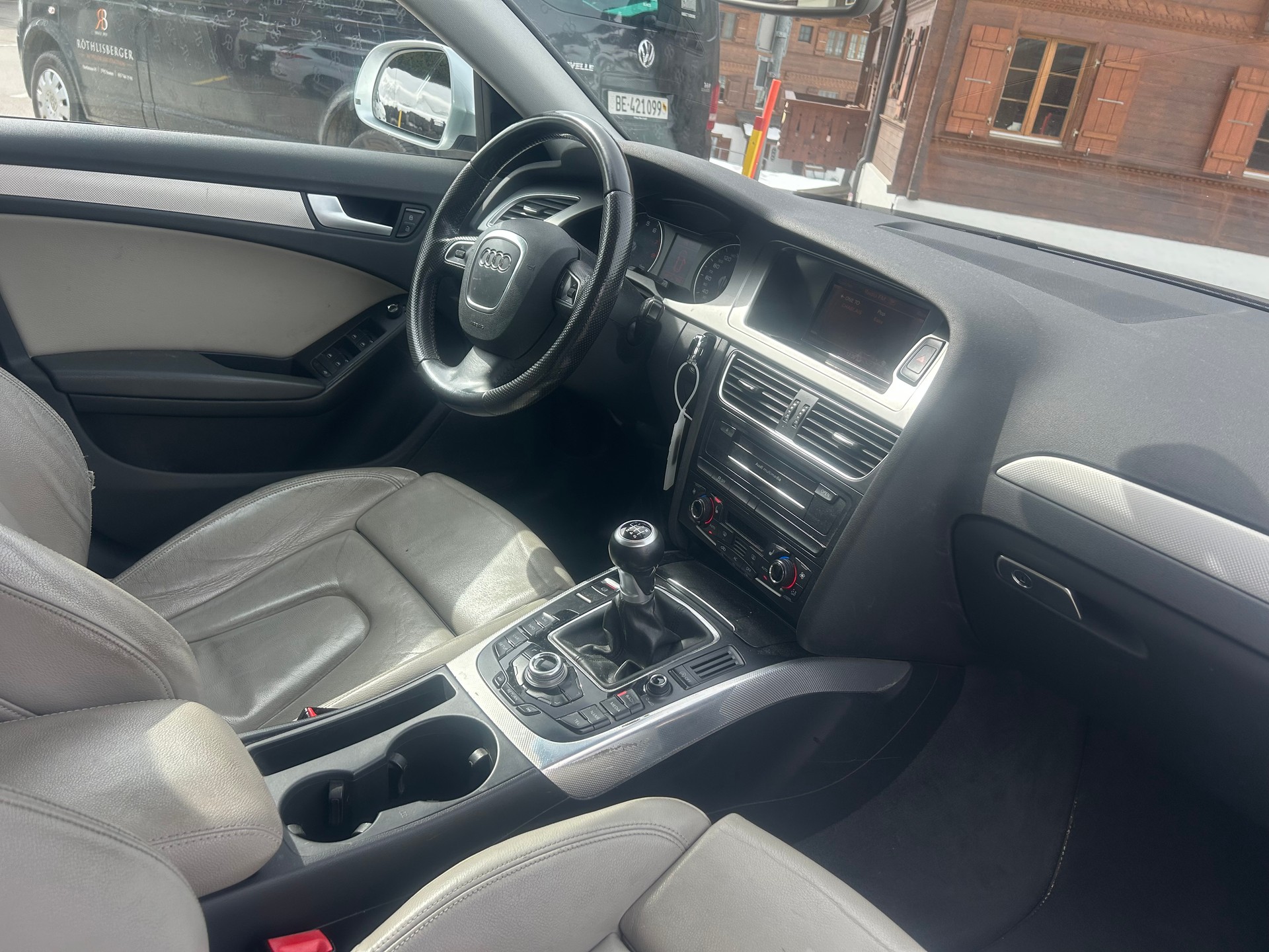 AUDI A4 allroad 2.0 TFSI quattro-image-9