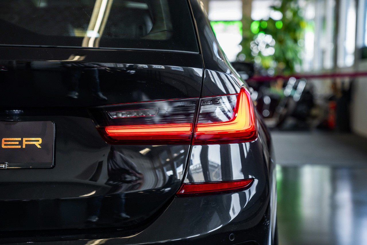 BMW-ALPINA B3 BiTurbo Touring 3.0 xDrive Switch-Tronic-image-9