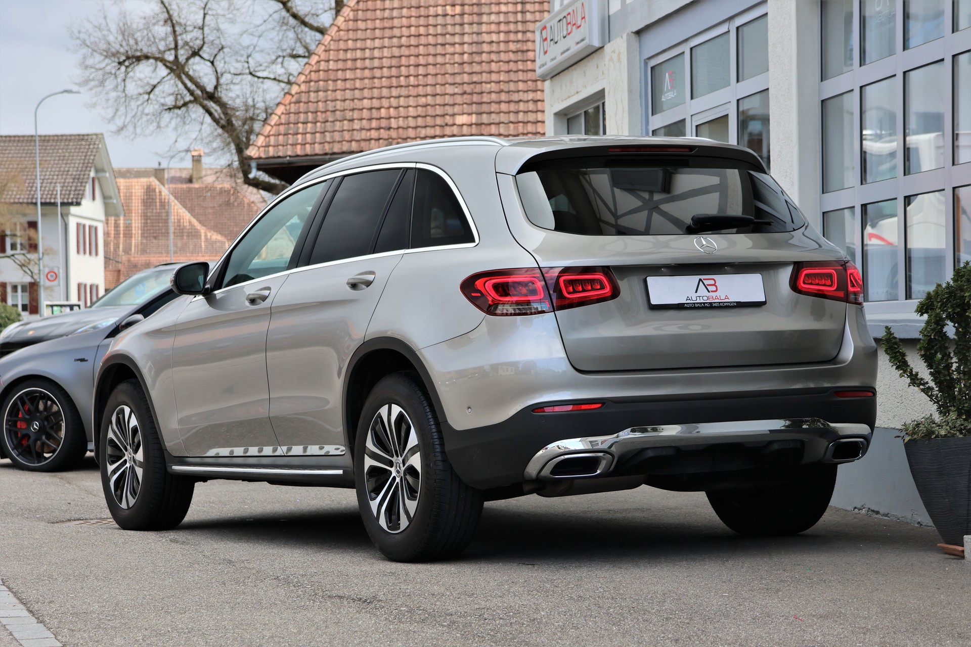 MERCEDES-BENZ GLC 220 d Off-Road 4Matic 9G-Tronic (CH) + 2.5T AHK-showroom-element-2