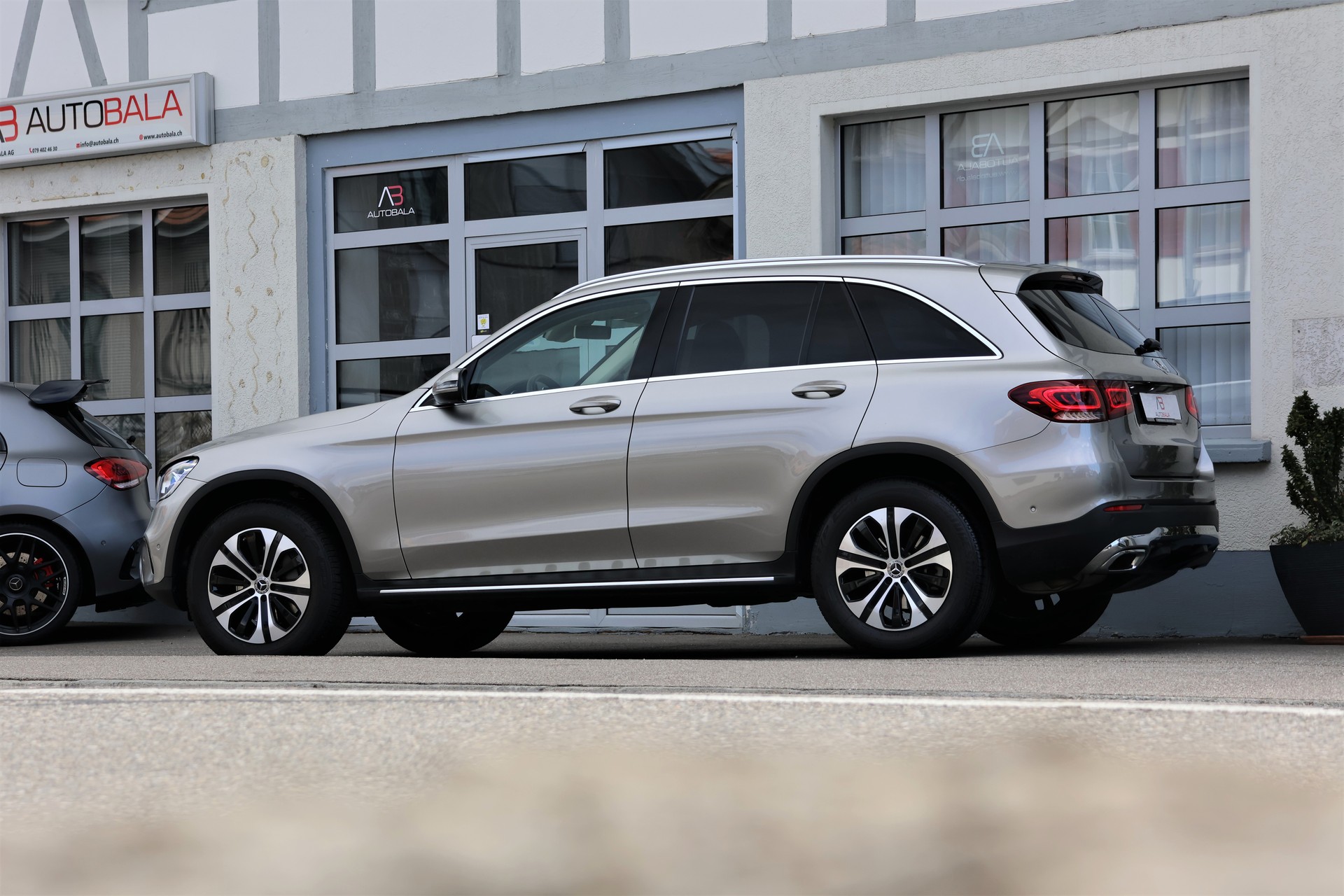 MERCEDES-BENZ GLC 220 d Off-Road 4Matic 9G-Tronic (CH) + 2.5T AHK-showroom-element-3