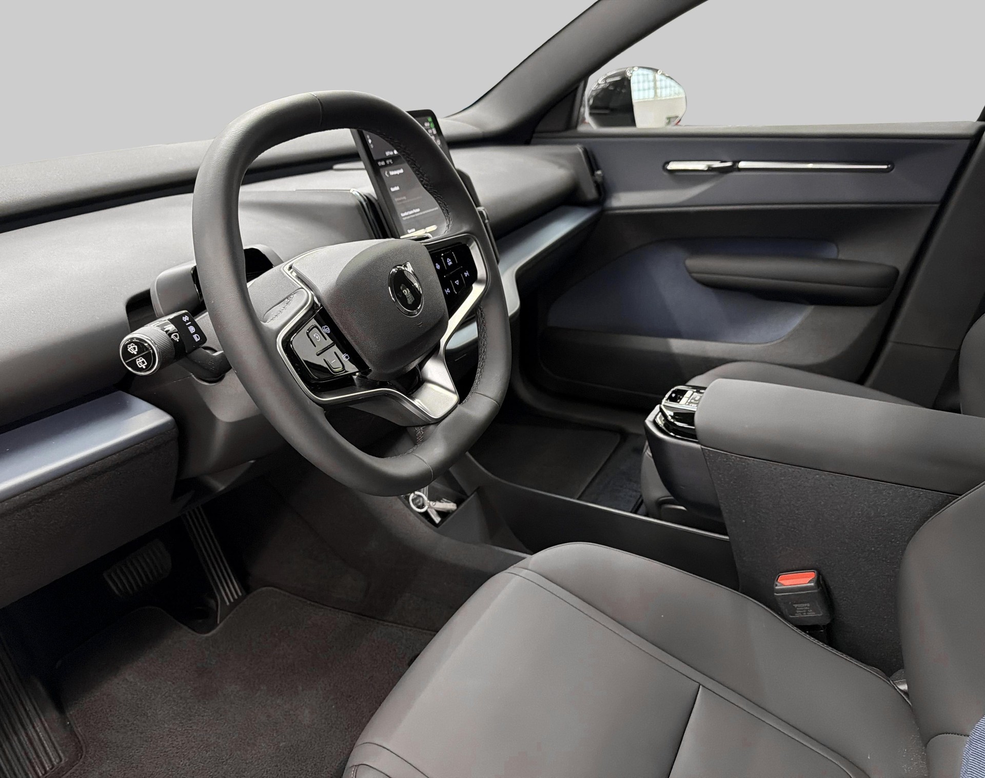 VOLVO EX 30 E40 Core-image-7
