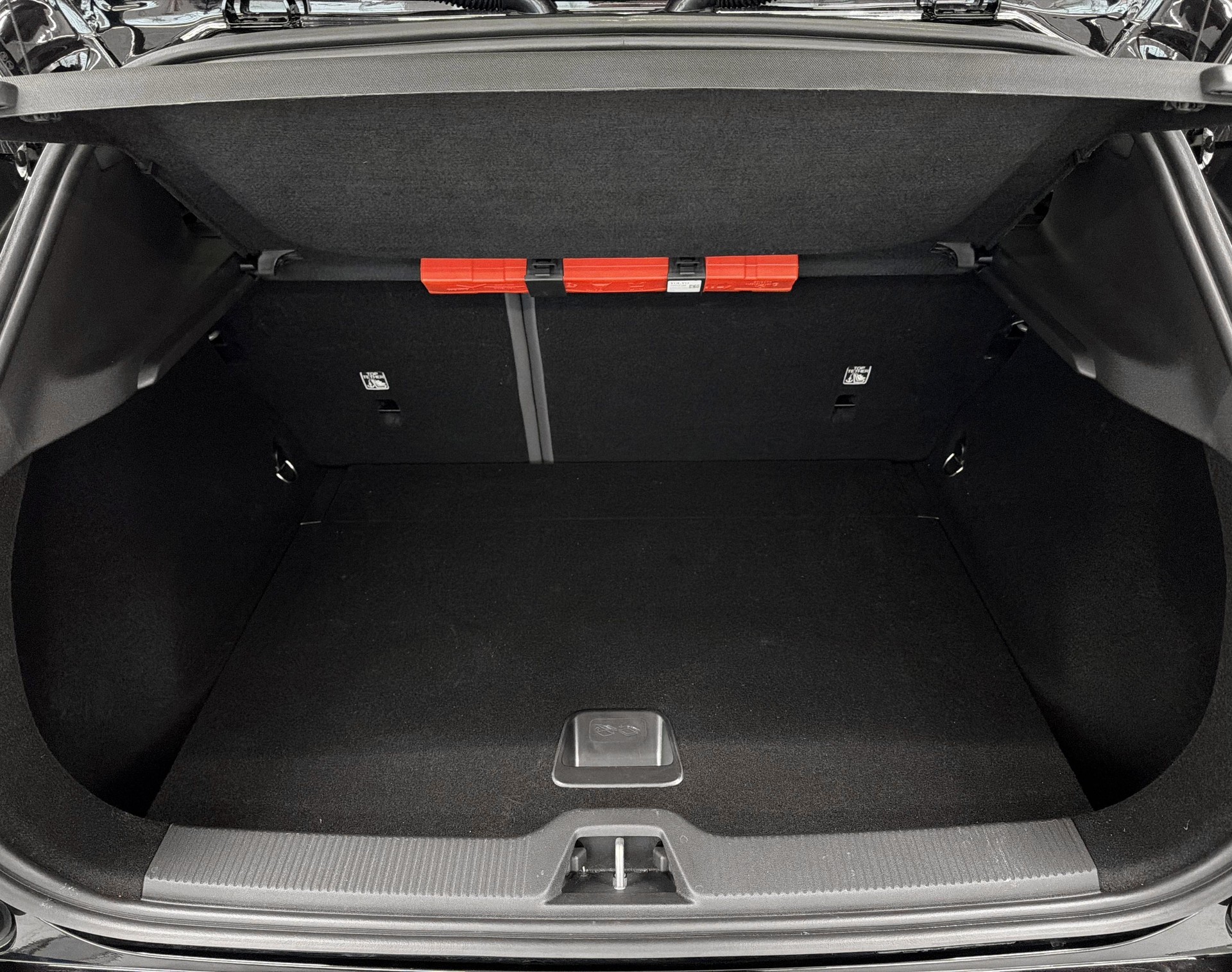 VOLVO EX 30 E40 Core-image-10