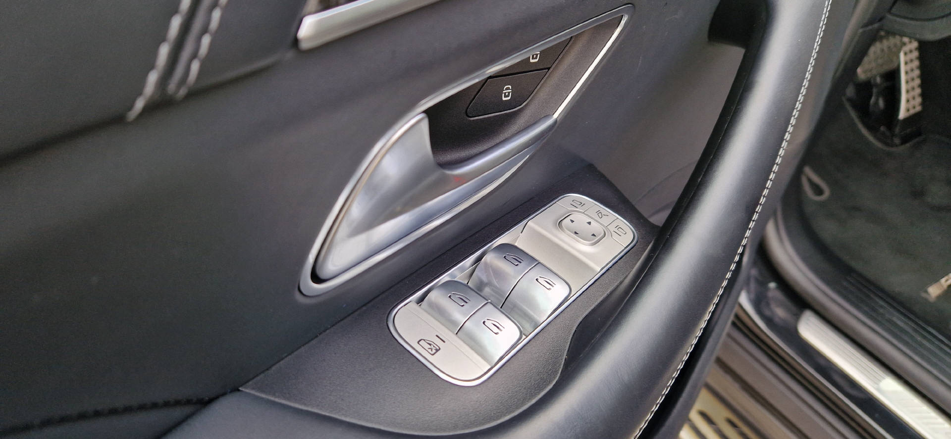 MERCEDES-BENZ GLE 63 S AMG 4matic+-image-3