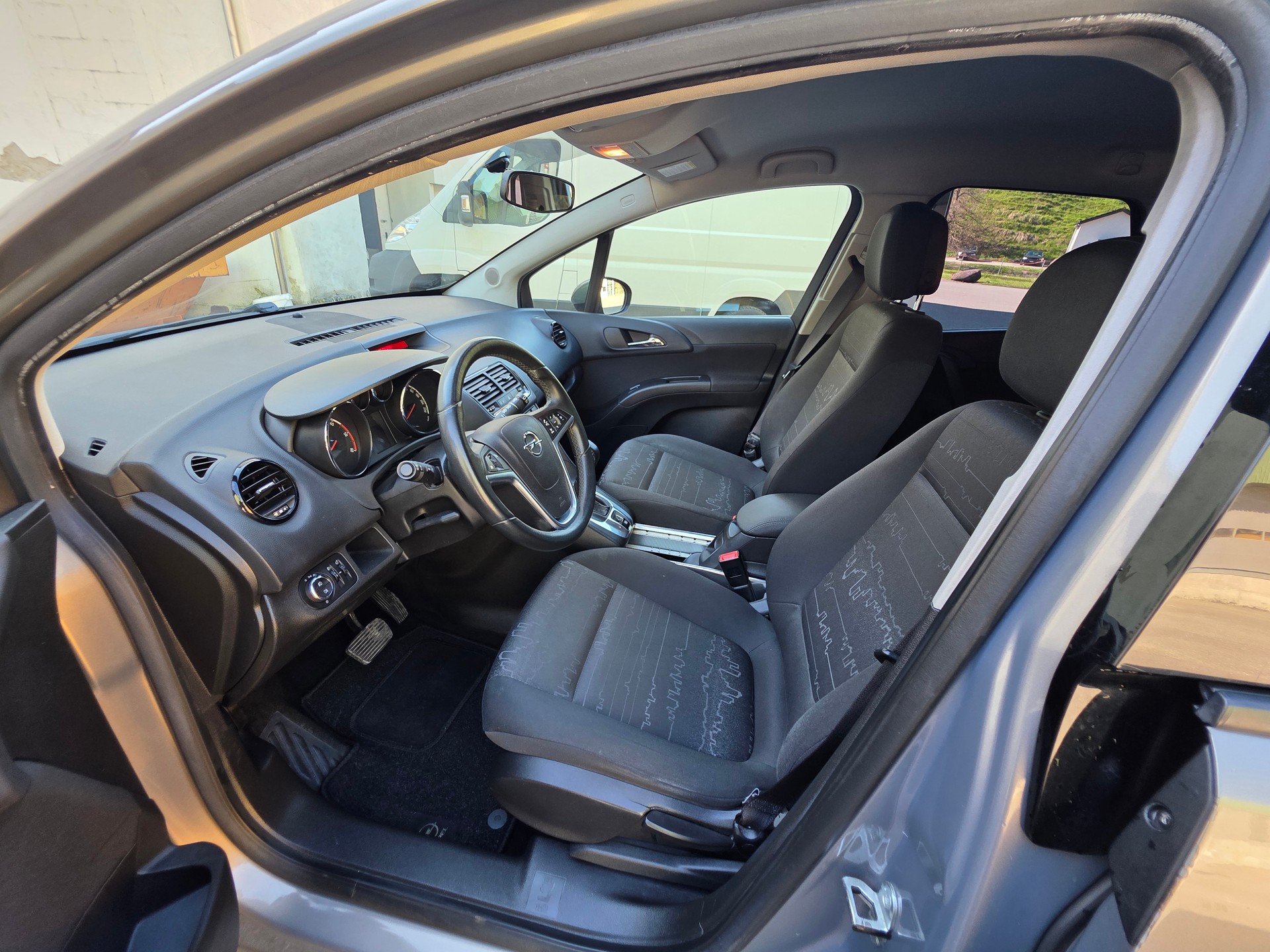 OPEL Meriva 1.7 CDTi Cosmo Automatic-image-17