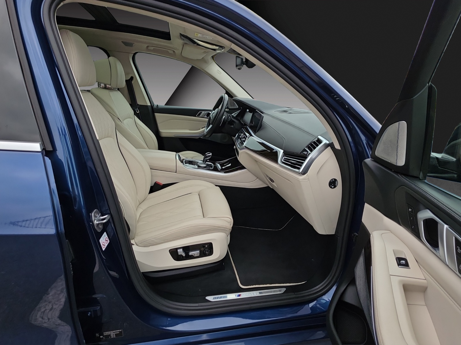 BMW X5 xDrive M50i Steptronic-image-16