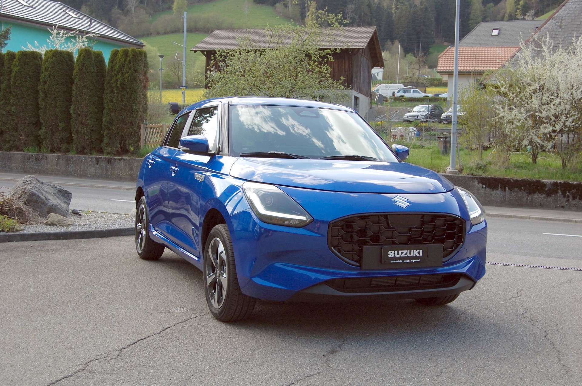 SUZUKI Swift 1.2 Sakura Top Hybrid 4x4-showroom-element-1