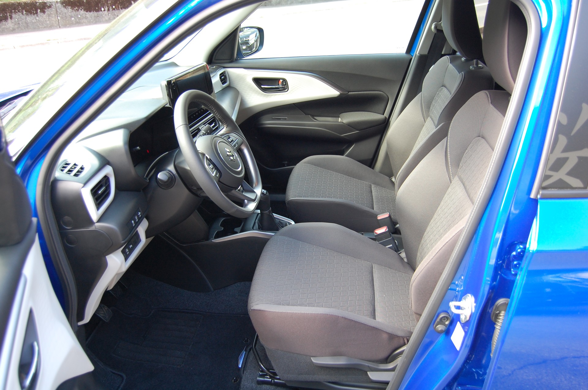 SUZUKI Swift 1.2 Sakura Top Hybrid 4x4-image-14