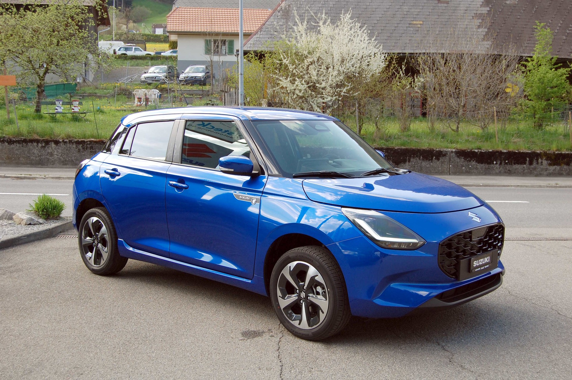 SUZUKI Swift 1.2 Sakura Top Hybrid 4x4-showroom-element-3