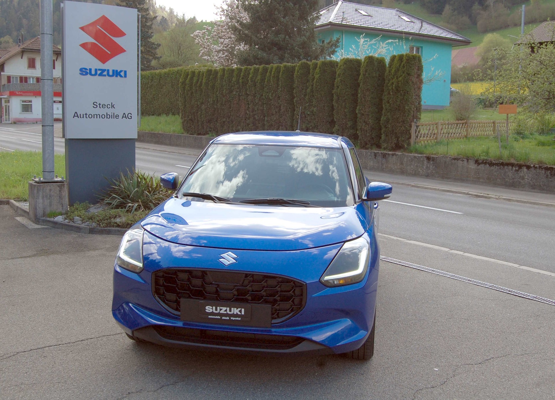SUZUKI Swift 1.2 Sakura Top Hybrid 4x4-showroom-element-2