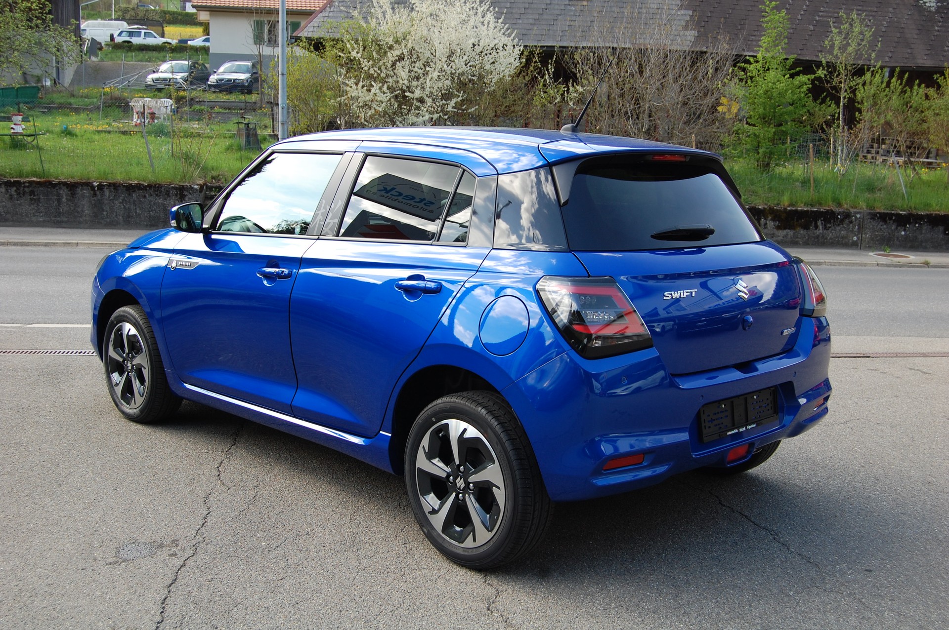 SUZUKI Swift 1.2 Sakura Top Hybrid 4x4-image-5