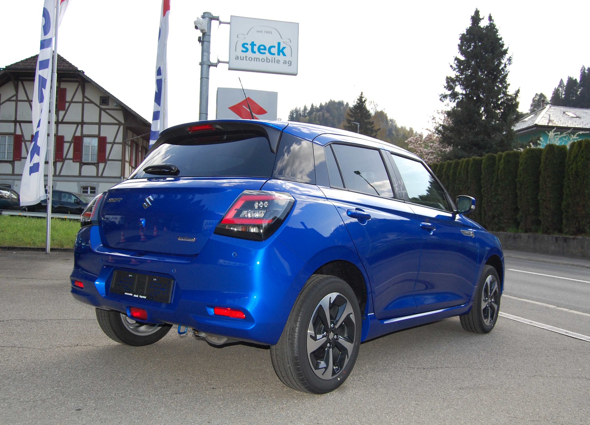 SUZUKI Swift 1.2 Sakura Top Hybrid 4x4-image-4