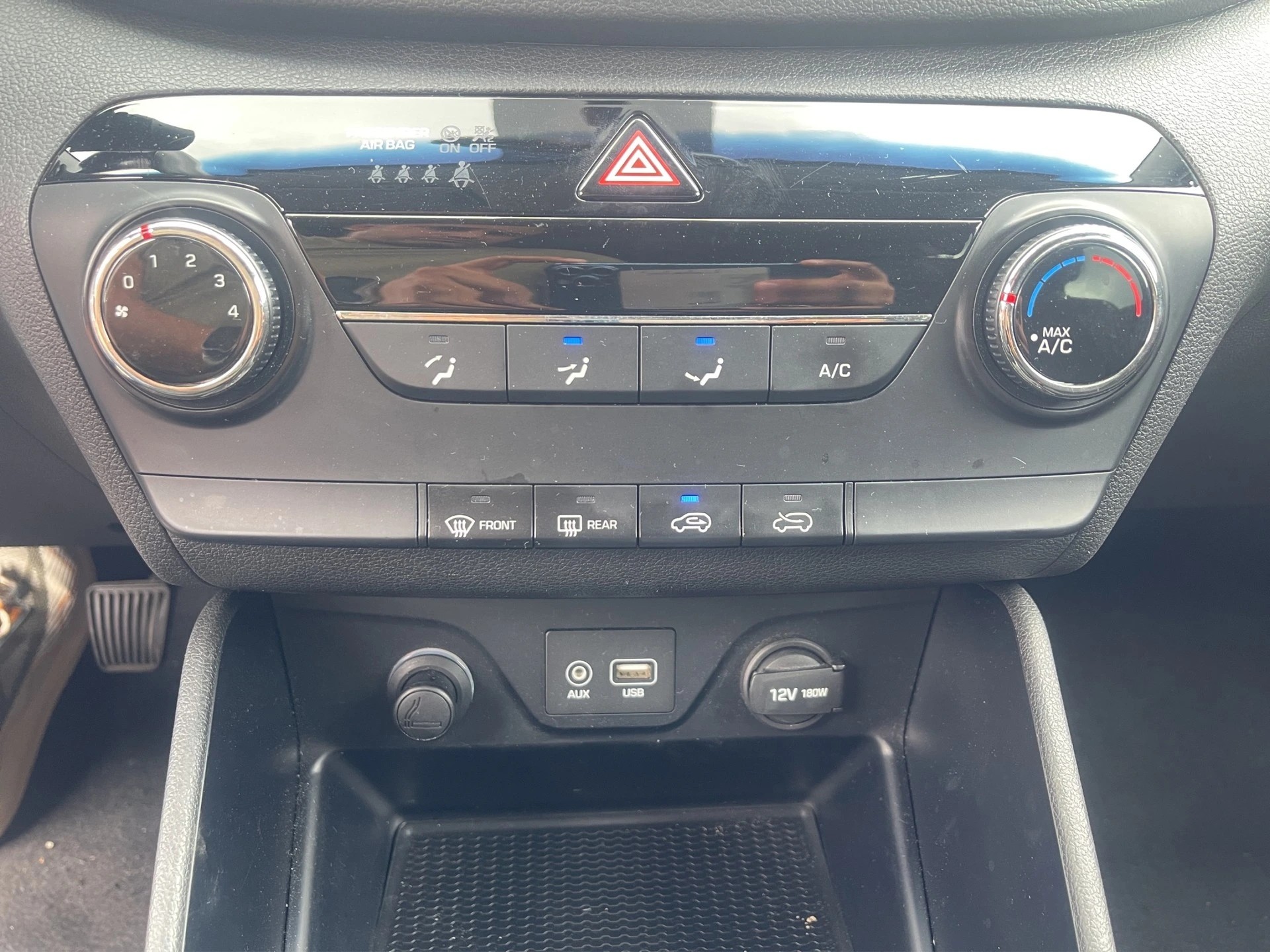 HYUNDAI Tucson 1.7 CRDI Swiss Edition-image-17