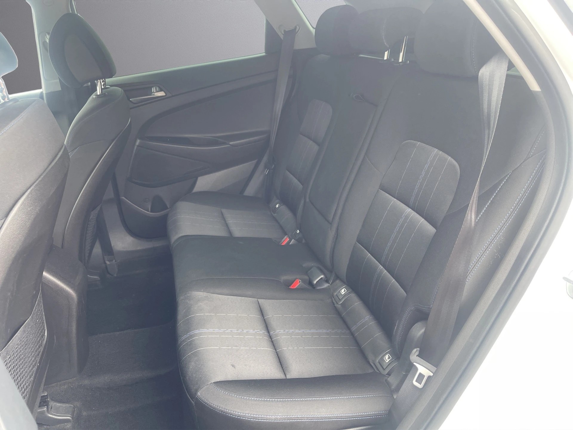 HYUNDAI Tucson 1.7 CRDI Swiss Edition-image-12