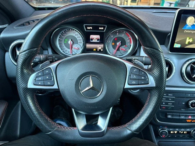 MERCEDES-BENZ GLA 250 AMG Line 4Matic 7G-DCT-image-10