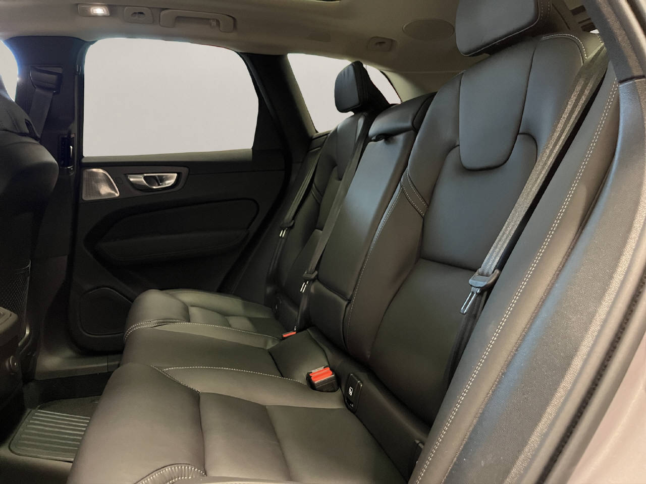 VOLVO XC60 2.0 T8 TE Ultra Dark eAWD-image-7