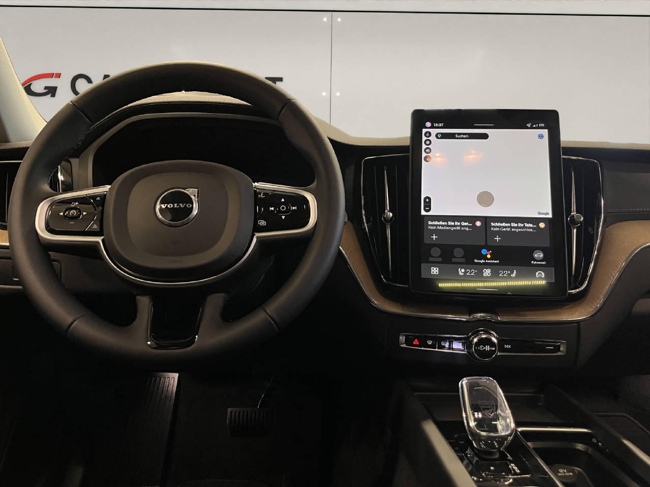 VOLVO XC60 2.0 T8 TE Ultra Dark eAWD-image-8