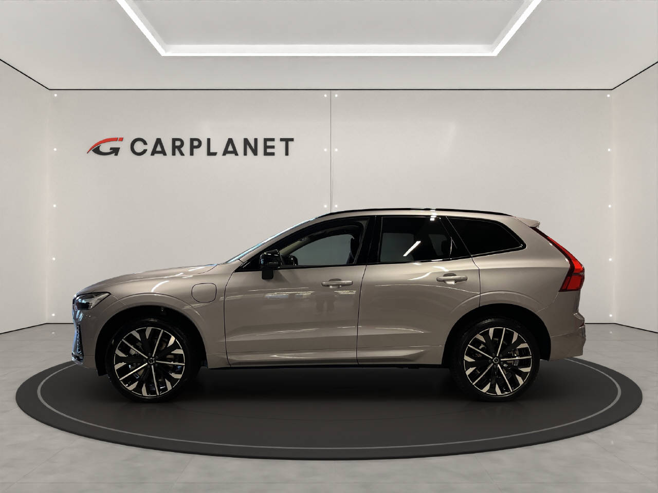 VOLVO XC60 2.0 T8 TE Ultra Dark eAWD-showroom-element-2