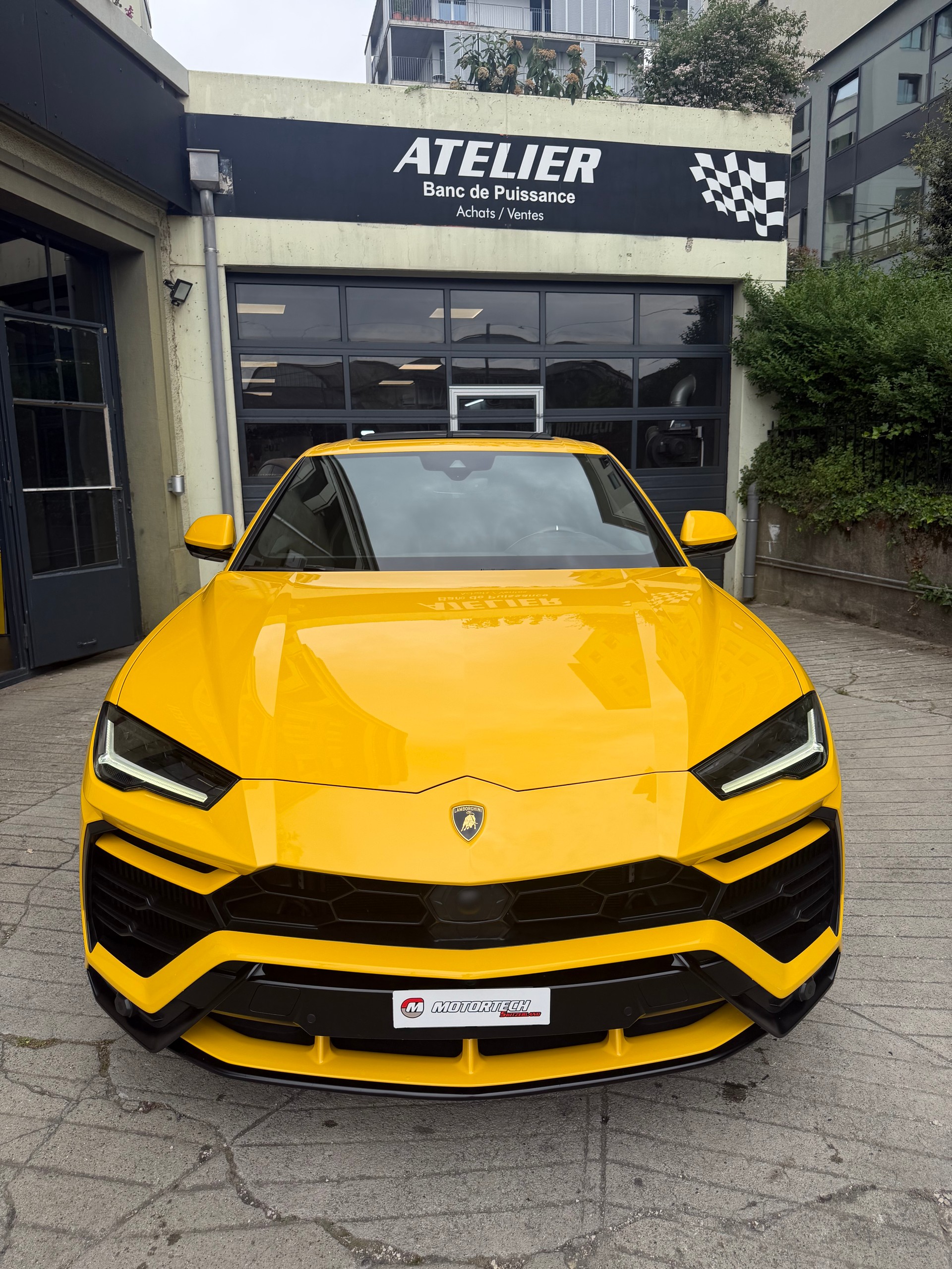 LAMBORGHINI Urus E-Gear-image-2