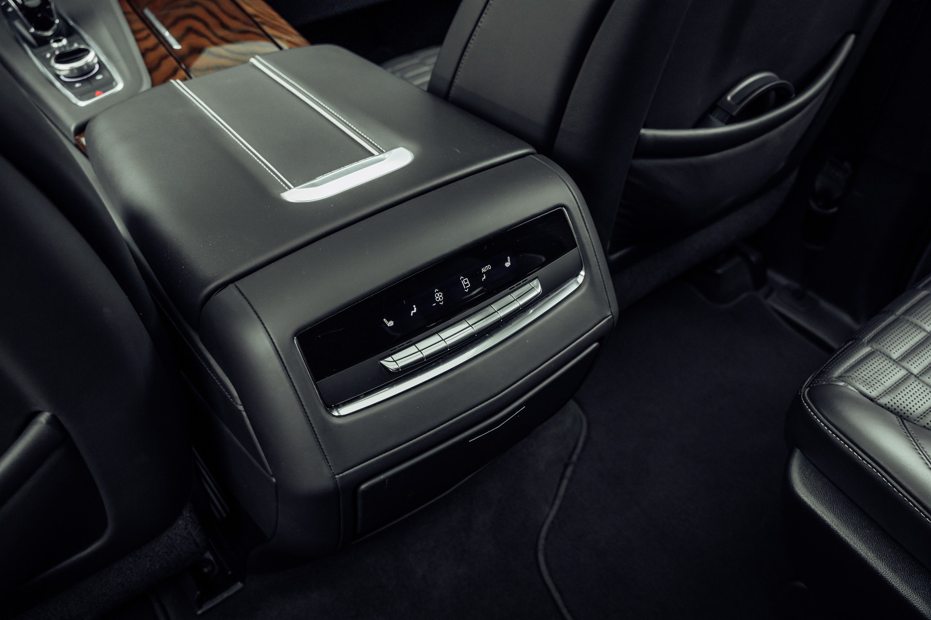 CADILLAC Escalade Platinum Sport-image-13