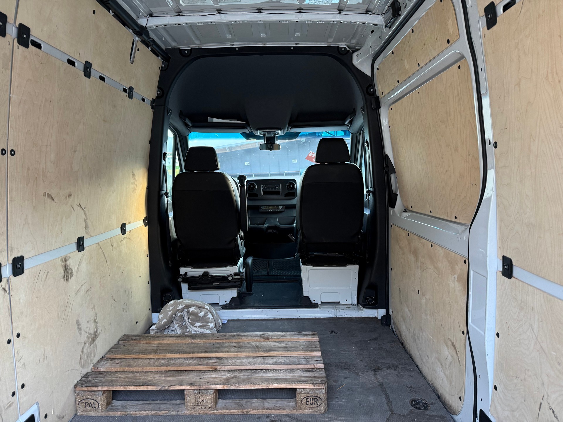 MERCEDES-BENZ Sprinter 214 CDI Standard 9G——CHARGE 950 KG —-BOITE AUTOMATIQUE-image-15