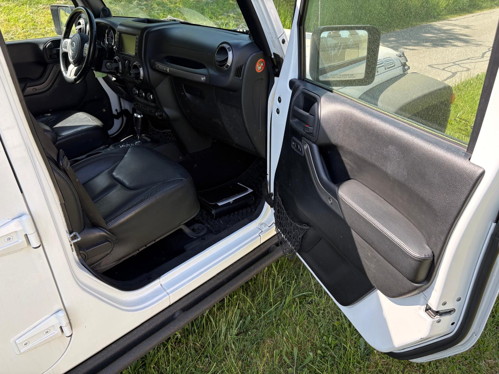 JEEP Wrangler 2.8CRD Unlimited Moab Automatic-image-5