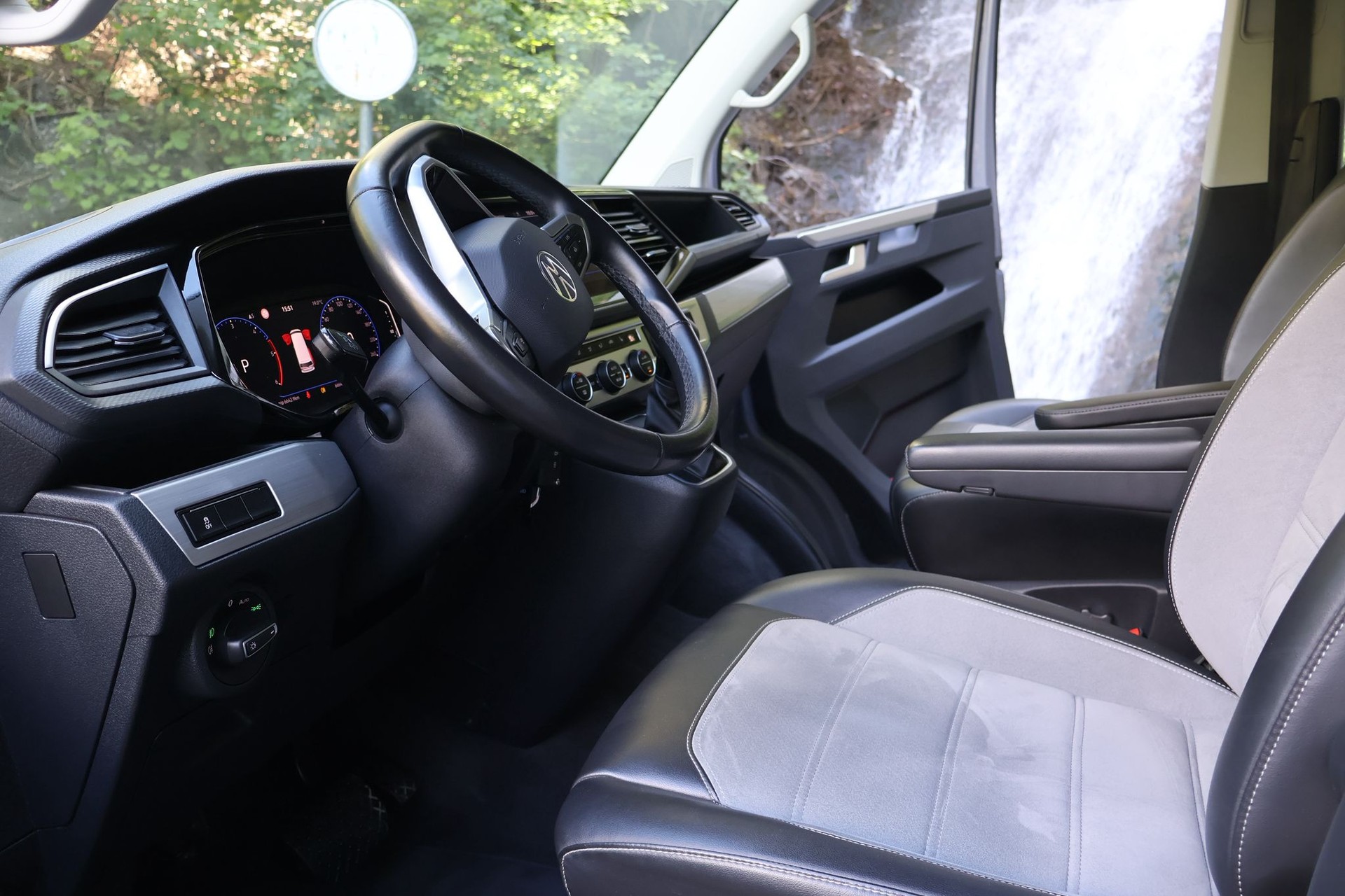 VW T6.1 Multivan 2.0 Bi-TDI Highline Edit. 4Mot. DSG-image-7