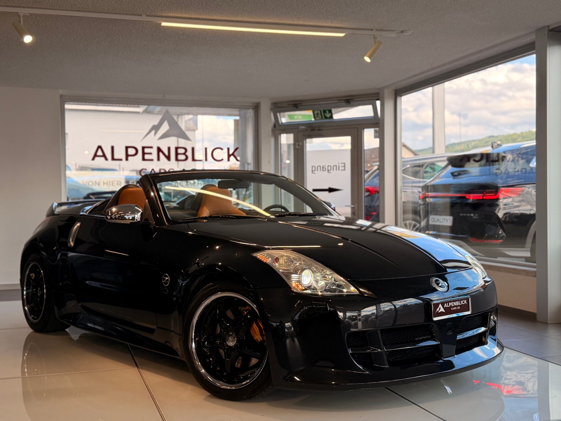 NISSAN 350 Z Roadster-showroom-element-2