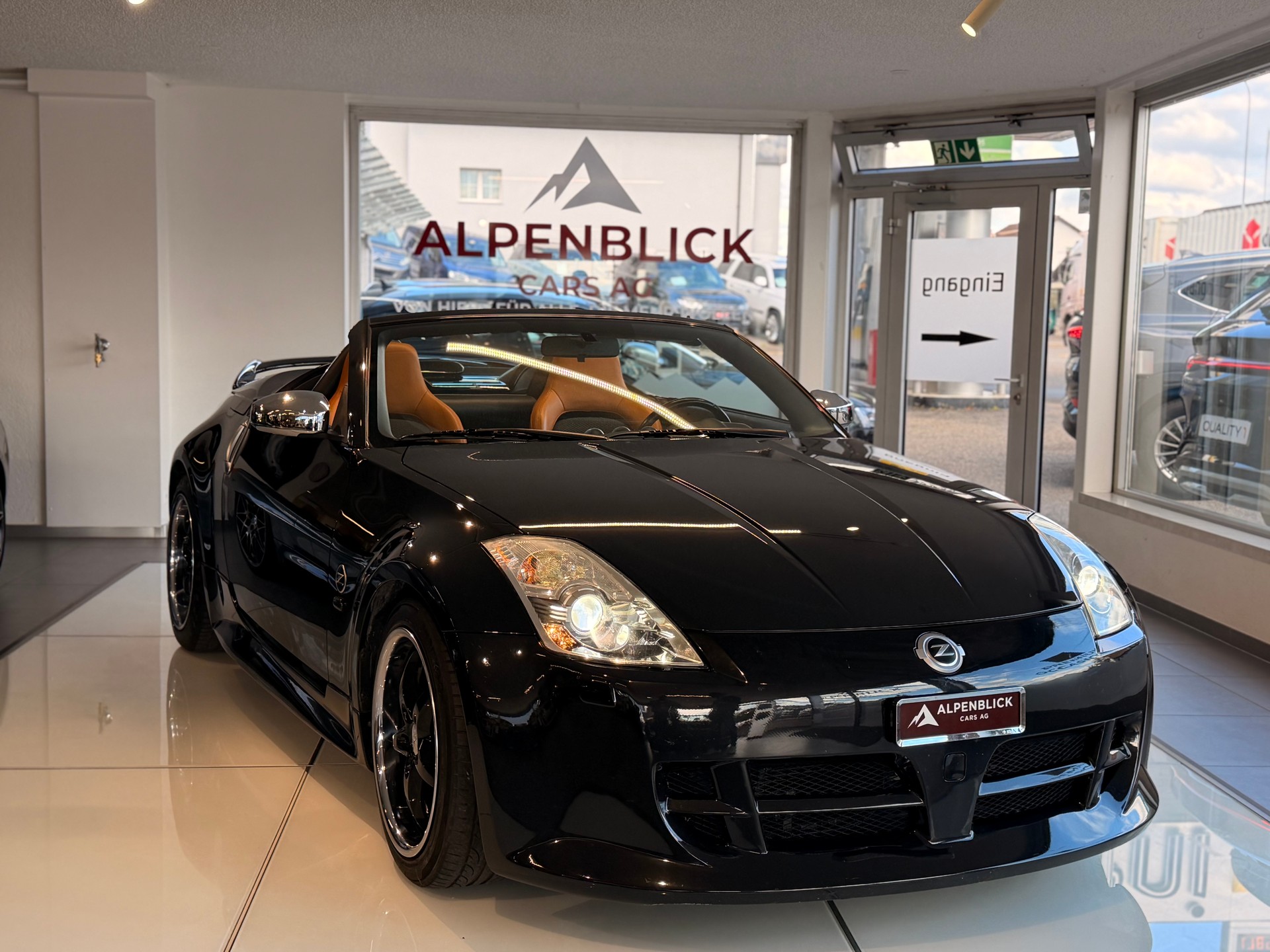 NISSAN 350 Z Roadster-showroom-element-3