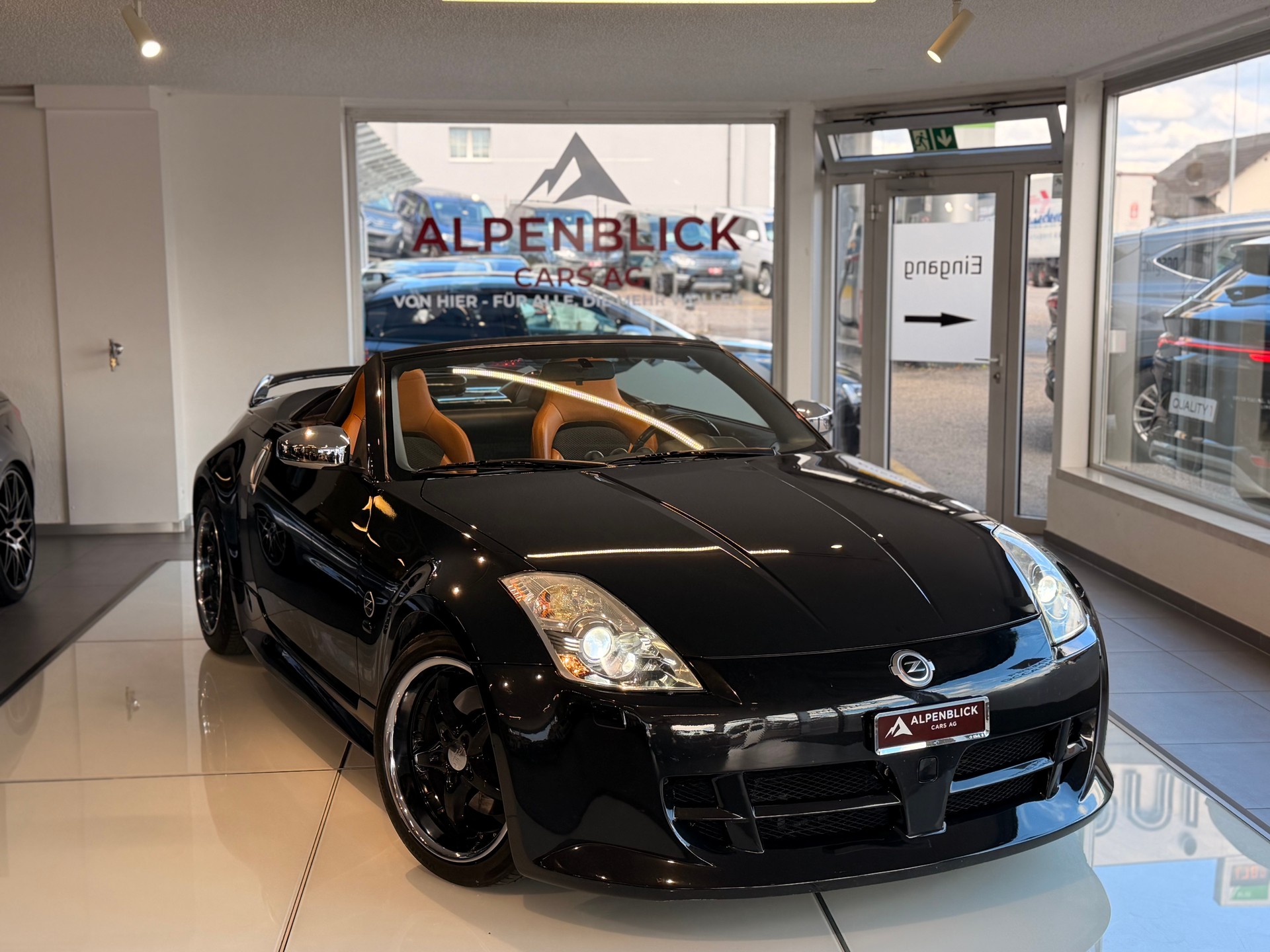 NISSAN 350 Z Roadster-showroom-element-1