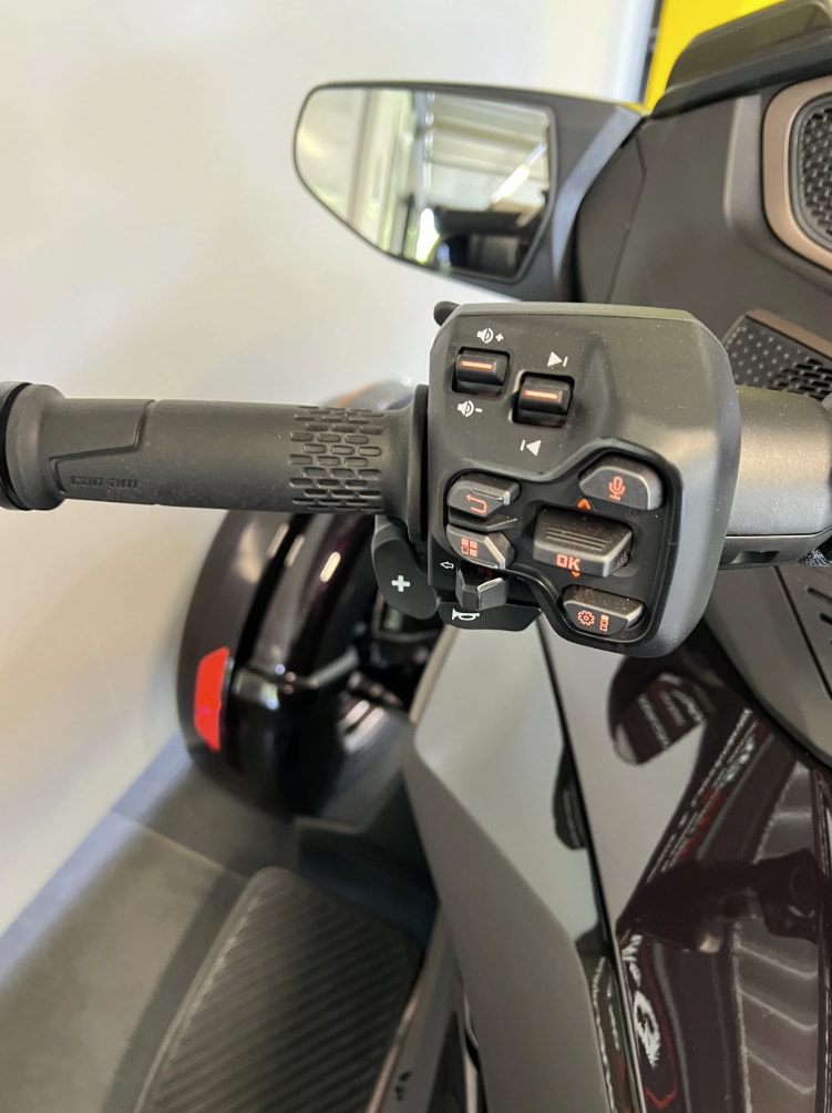 CAN-AM Spyder RT-LTD Sea Sky Edition SE6-image-7