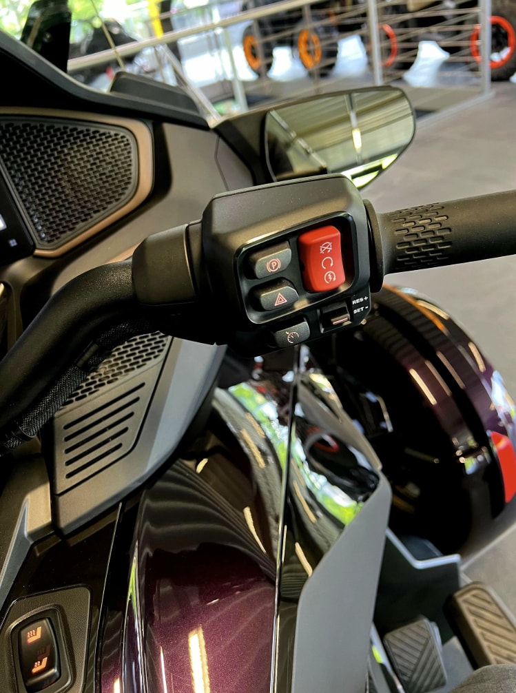 CAN-AM Spyder RT-LTD Sea Sky Edition SE6-image-8