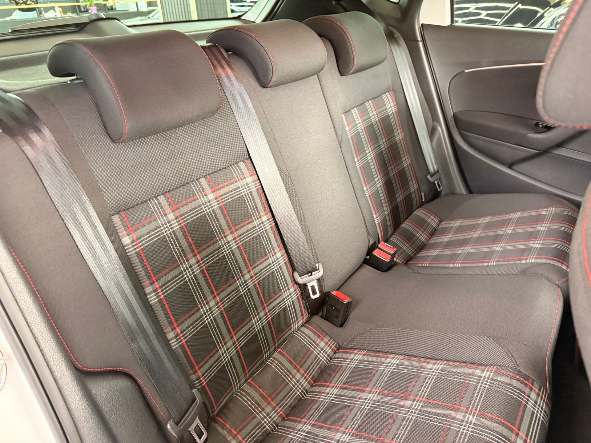 VW Polo 1.8 TSI GTI DSG-image-14