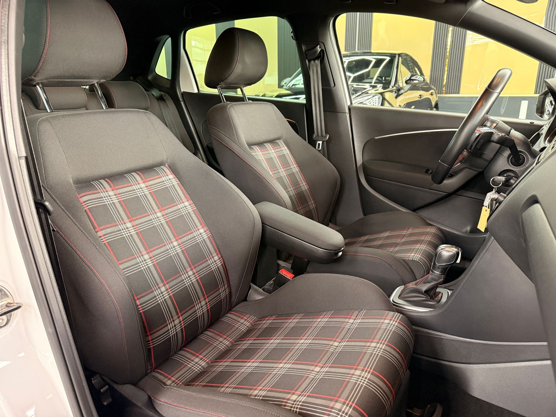 VW Polo 1.8 TSI GTI DSG-image-11