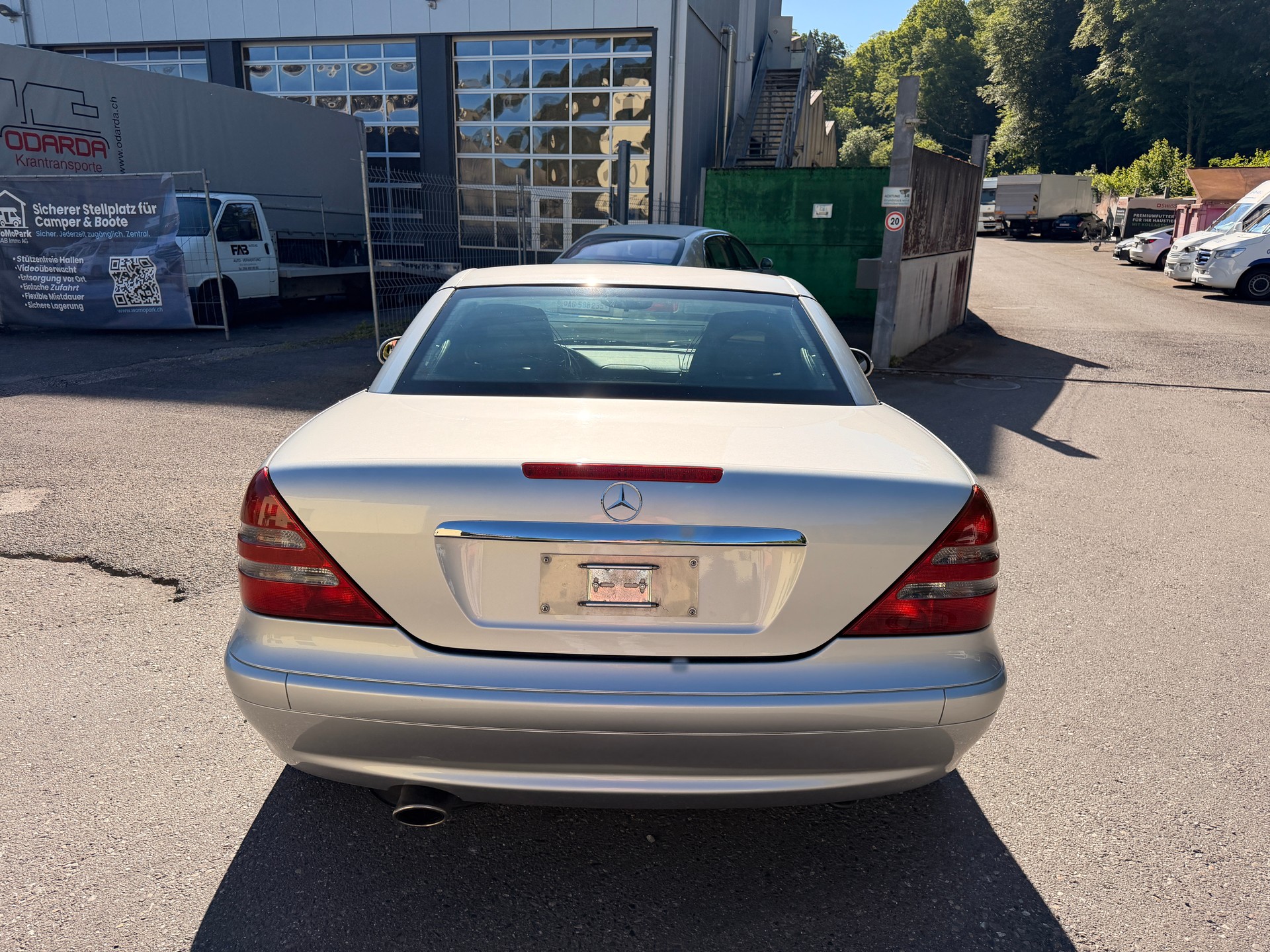 MERCEDES-BENZ SLK 320 Final Edition-showroom-element-2