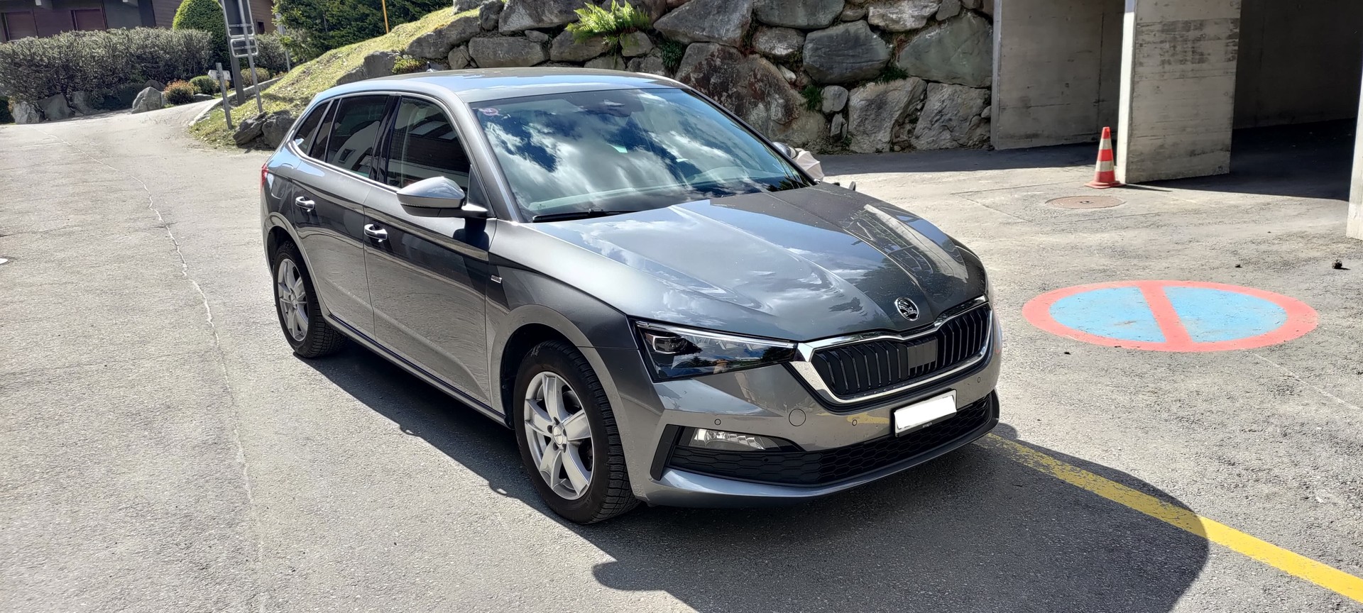 SKODA 1.5 TSI Tour DSG-image-1