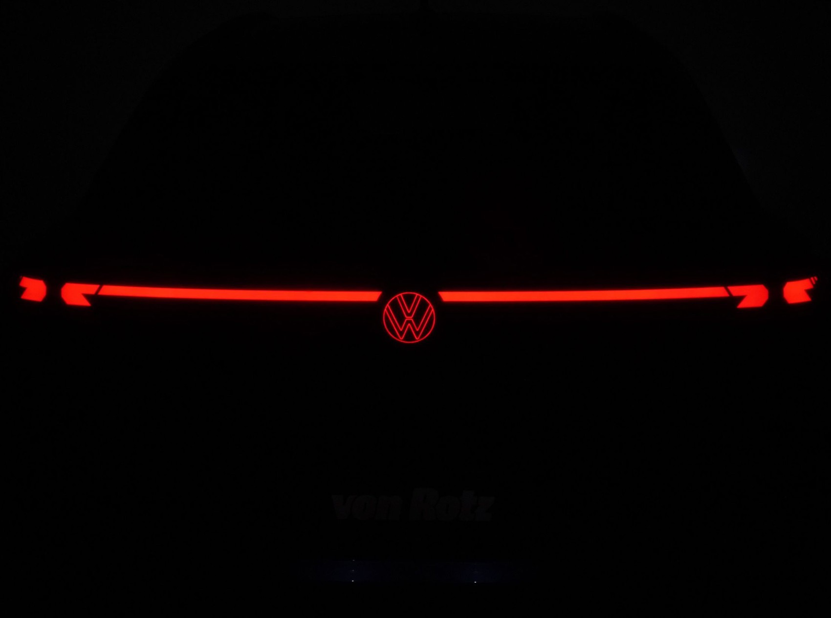 VW T-Roc 1.5 eTSI R-Line DSG-showroom-element-3