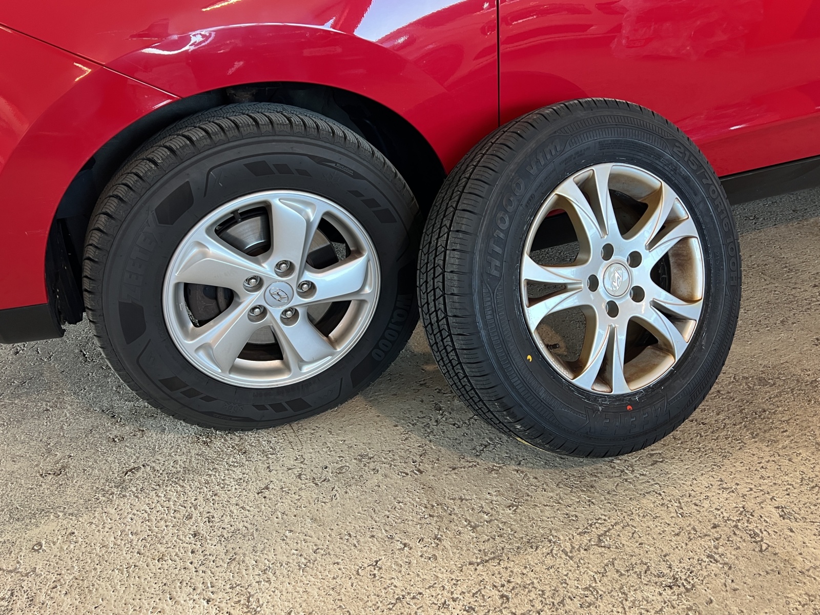 HYUNDAI iX 35 2.0 Comfort 4WD-image-11