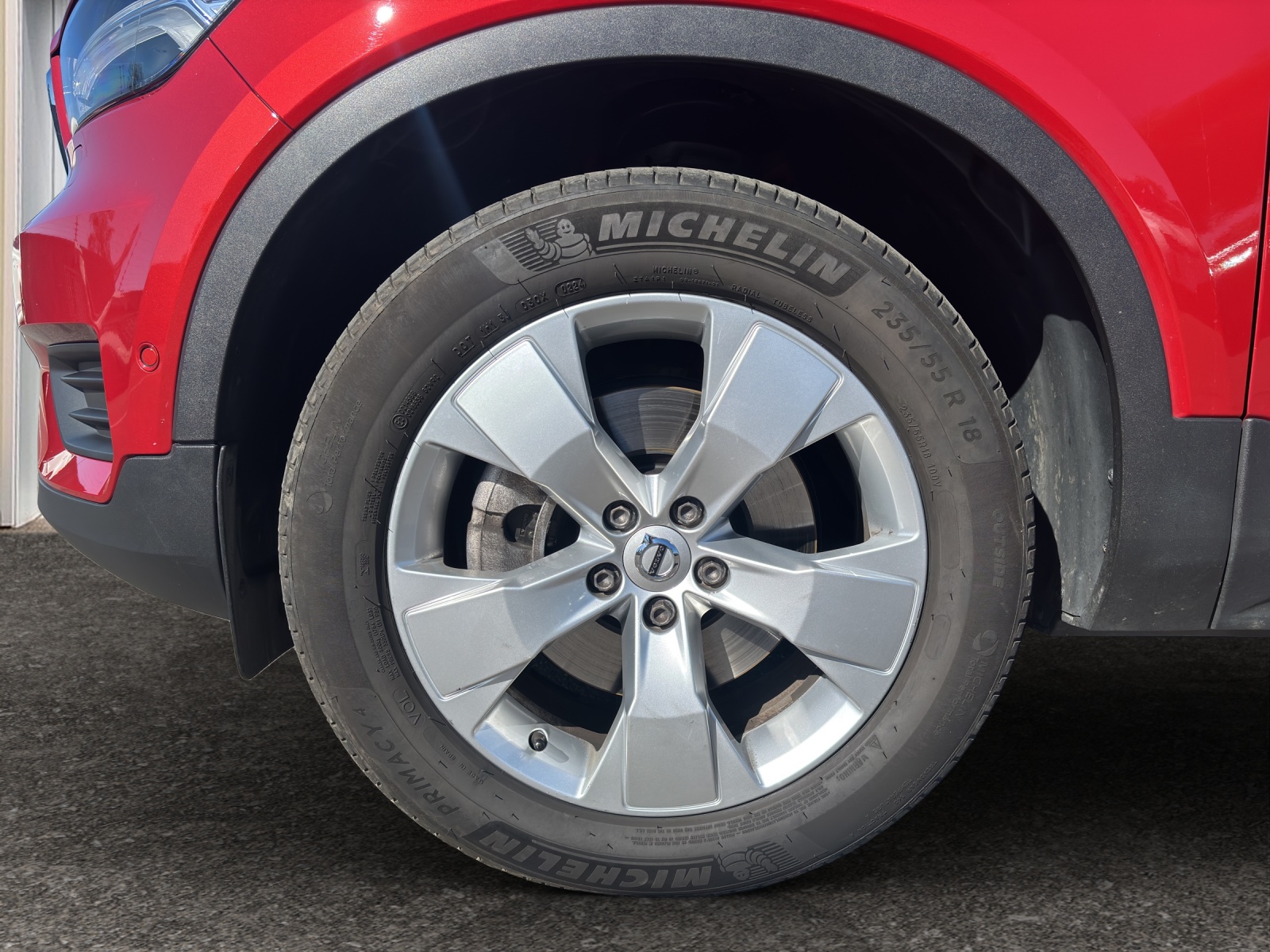 VOLVO XC40 2.0 D4 Momentum AWD-image-16
