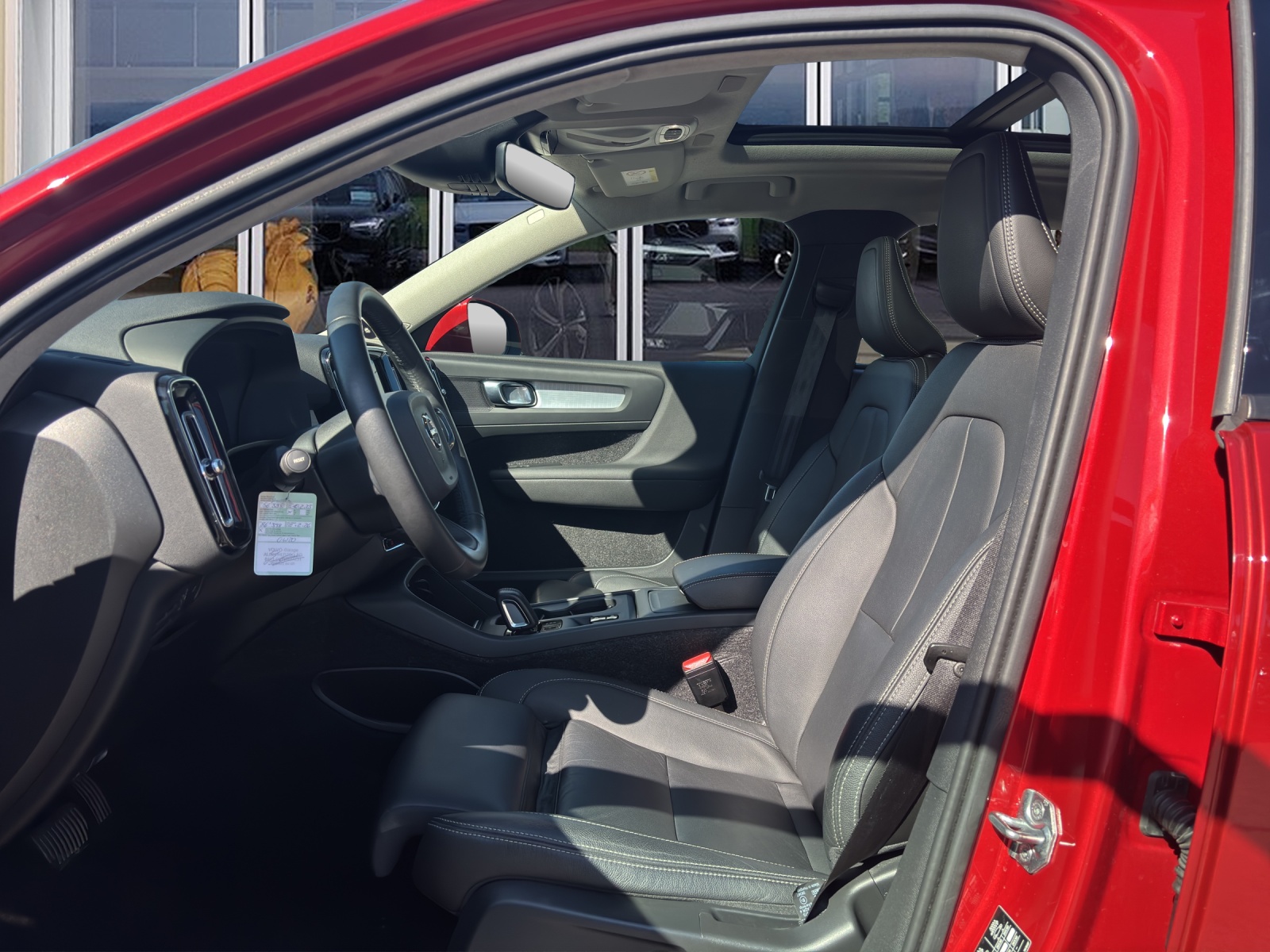 VOLVO XC40 2.0 D4 Momentum AWD-image-8