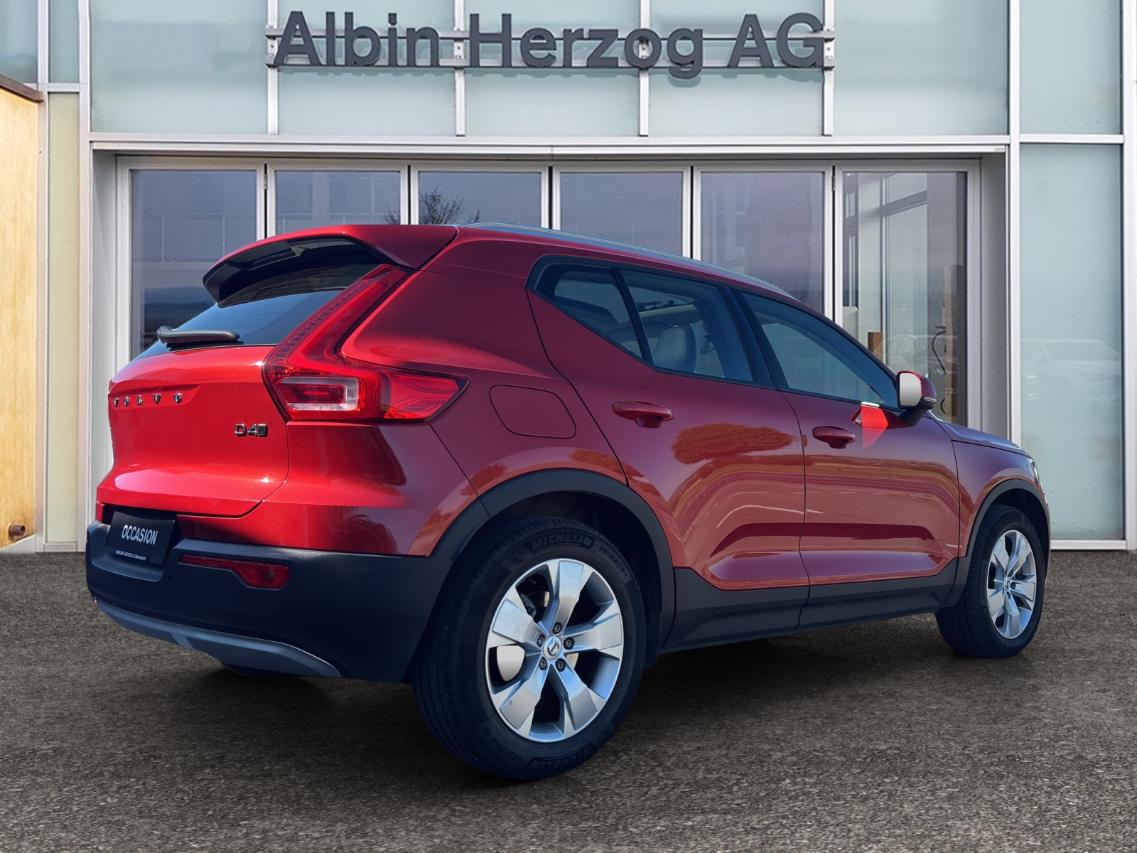 VOLVO XC40 2.0 D4 Momentum AWD-image-4