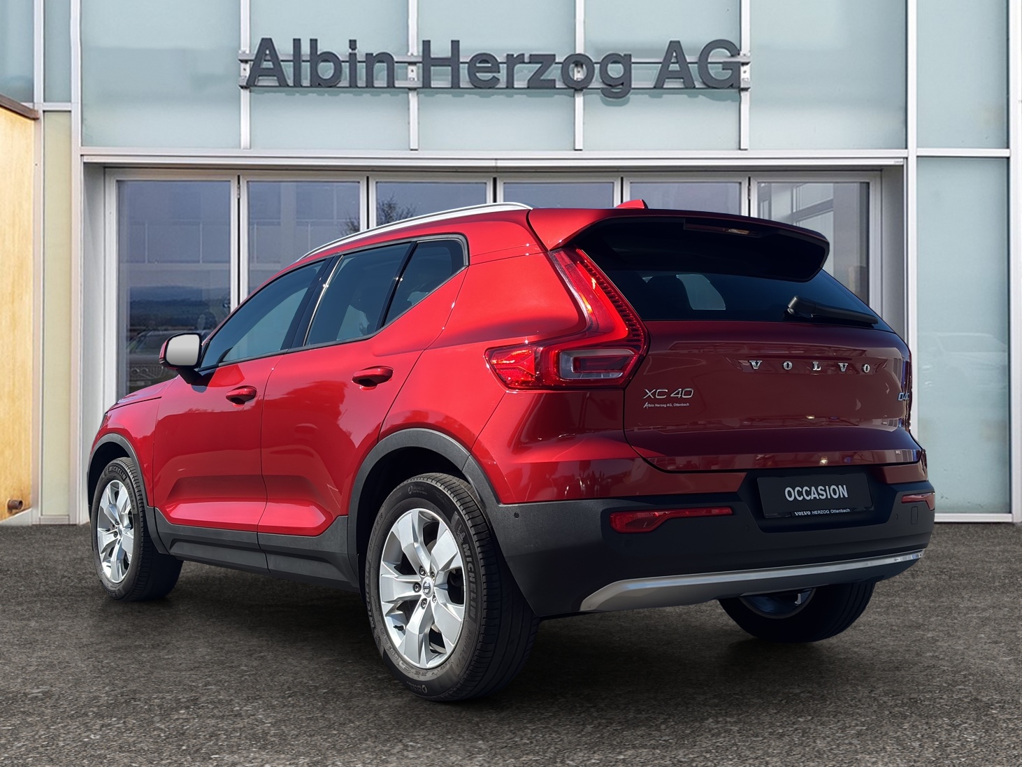 VOLVO XC40 2.0 D4 Momentum AWD-showroom-element-2