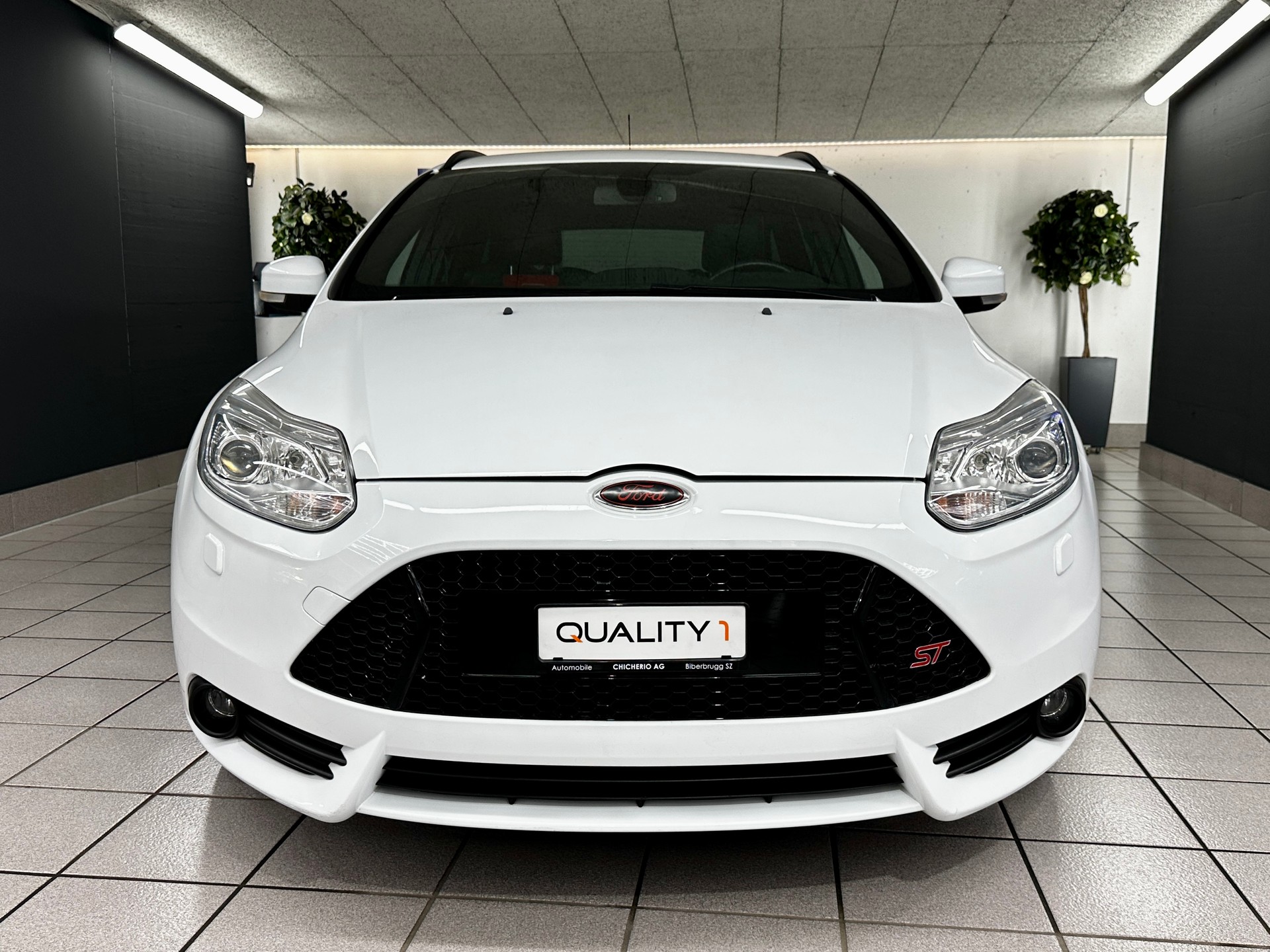 FORD Focus 2.0 SCTi ST-2-image-9