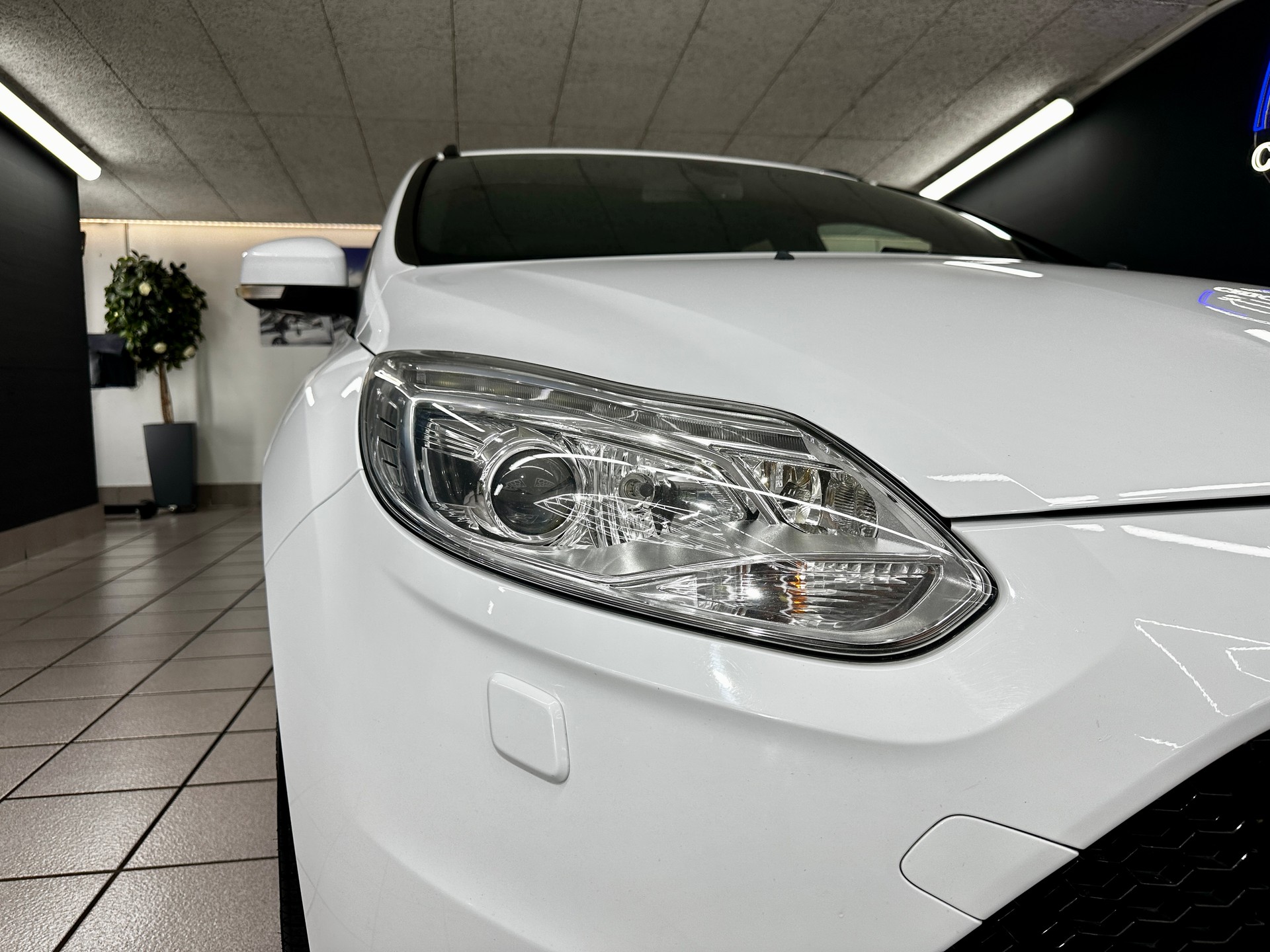 FORD Focus 2.0 SCTi ST-2-image-10