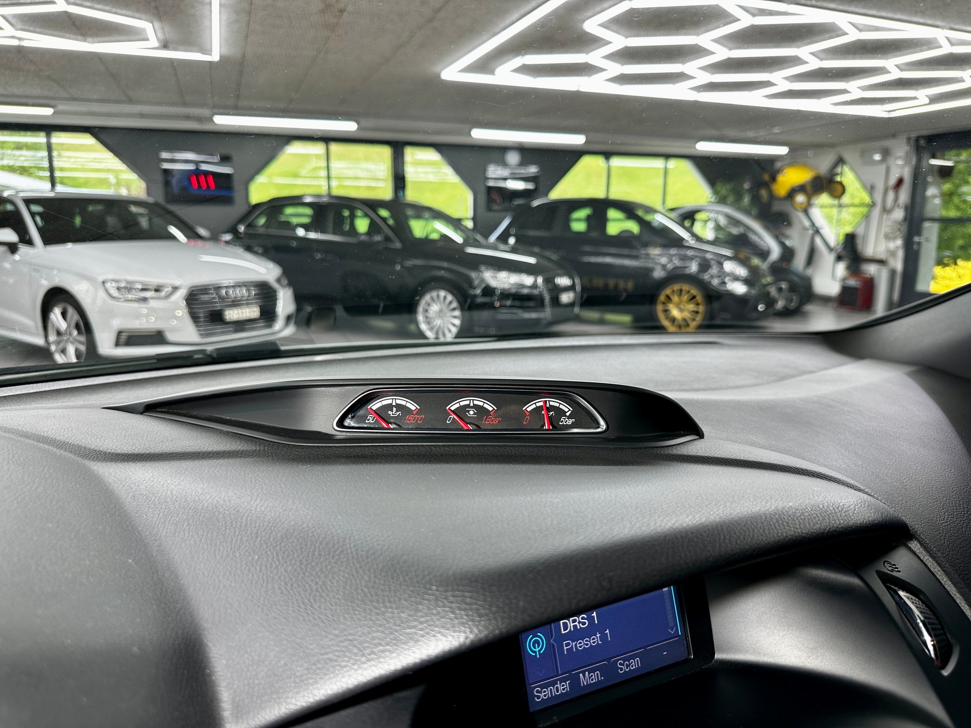 FORD Focus 2.0 SCTi ST-2-image-24