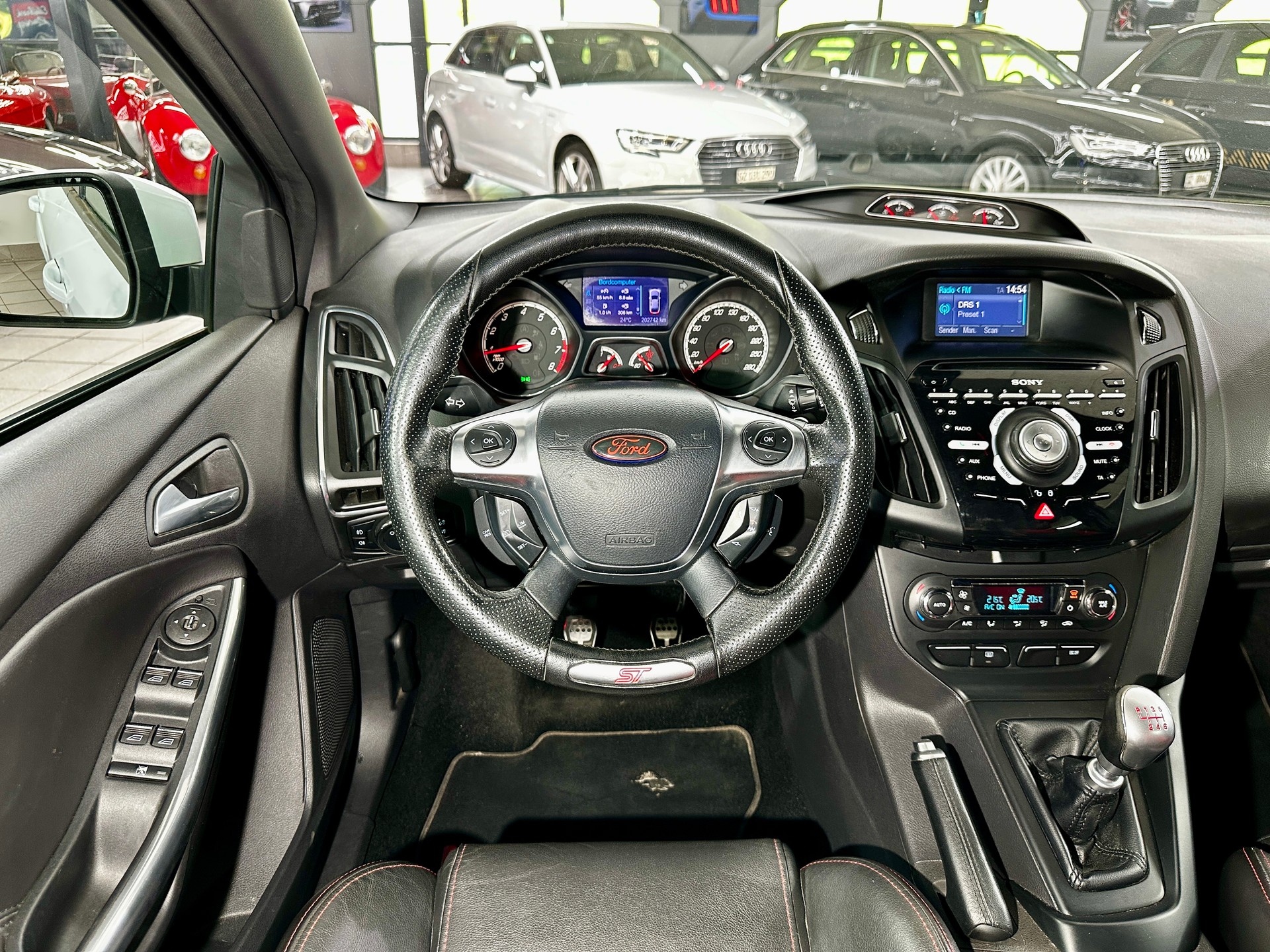 FORD Focus 2.0 SCTi ST-2-image-19