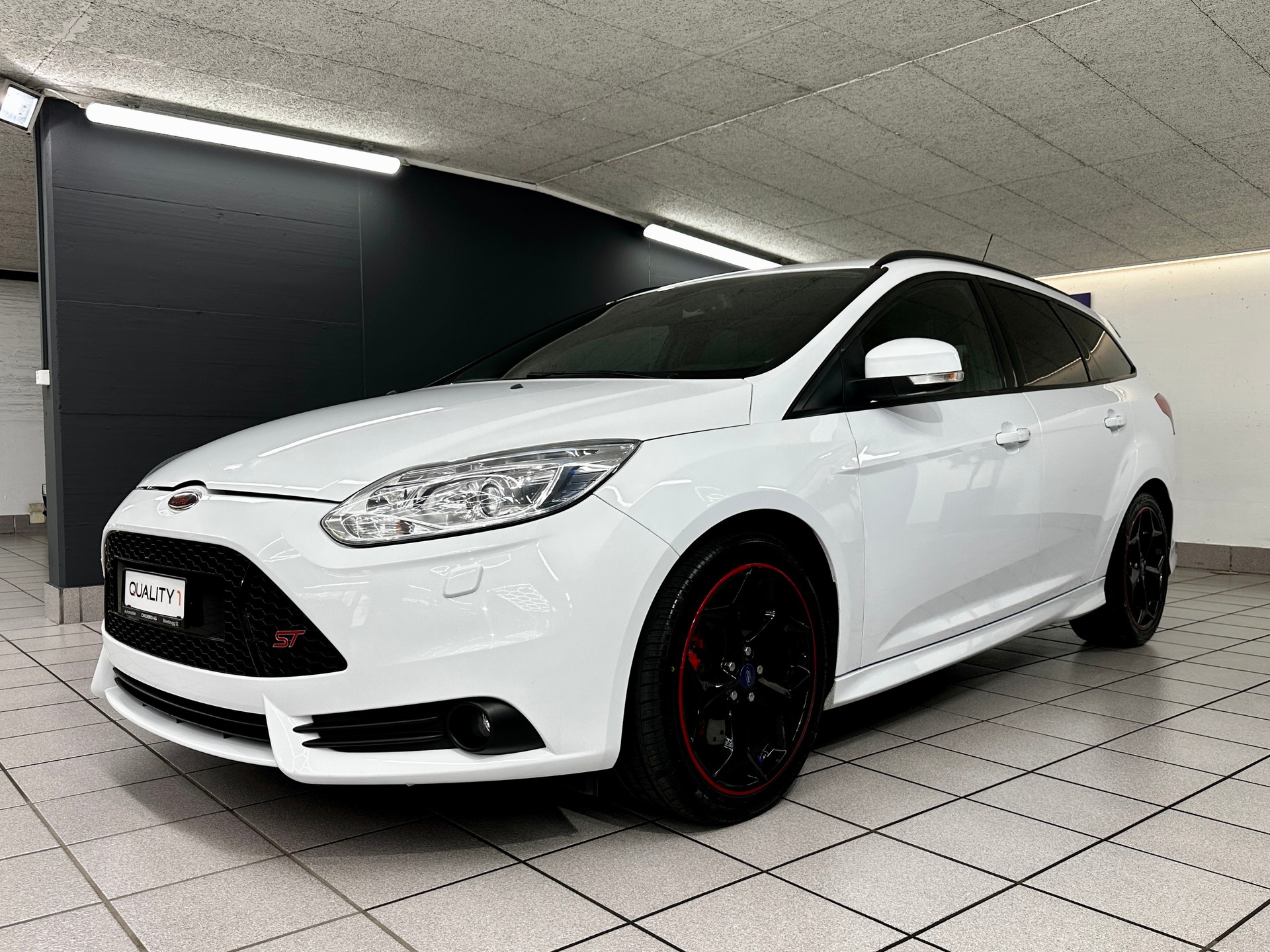 FORD Focus 2.0 SCTi ST-2-image-8