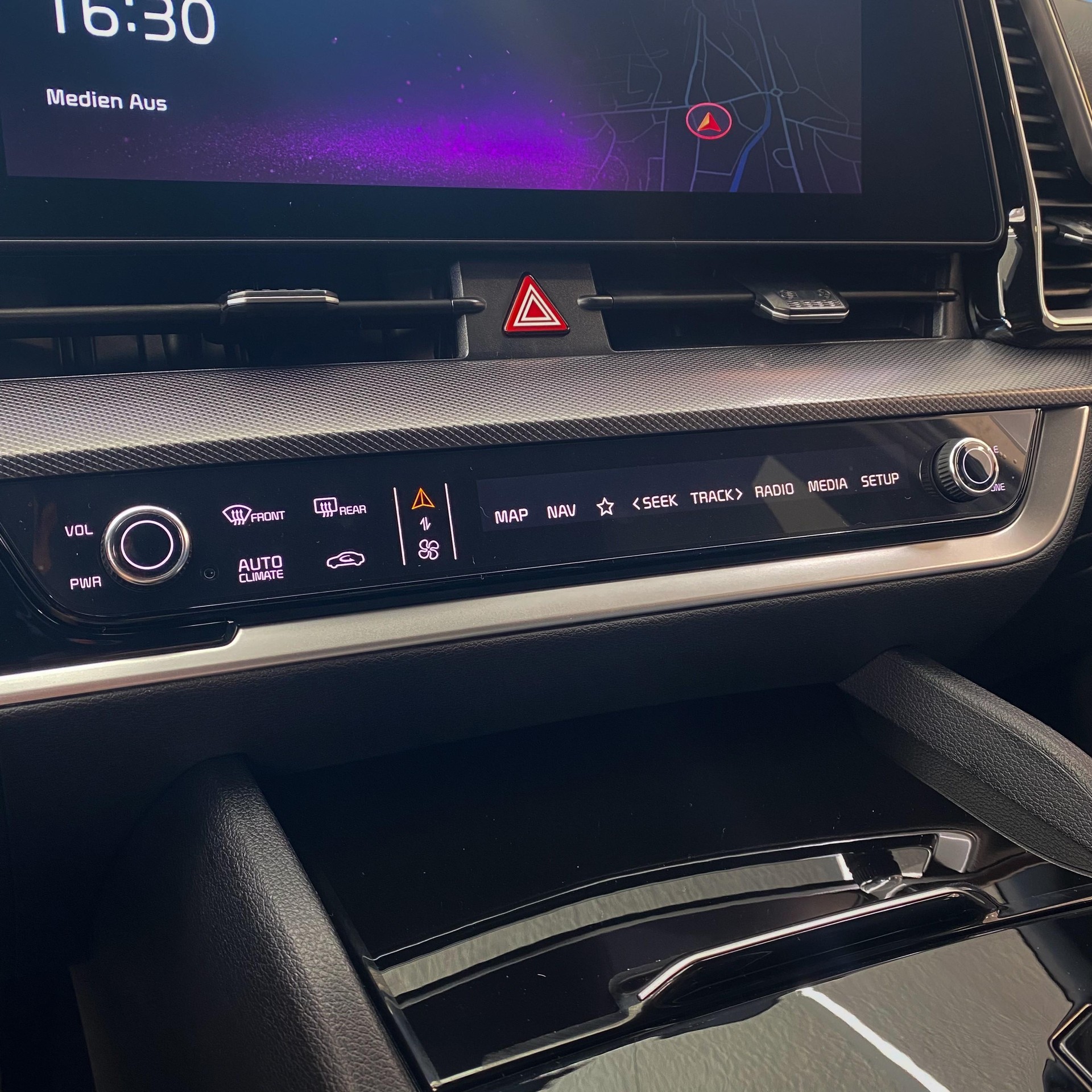 KIA Sportage 1.6 T-GDi Hybrid GT-Line-image-12