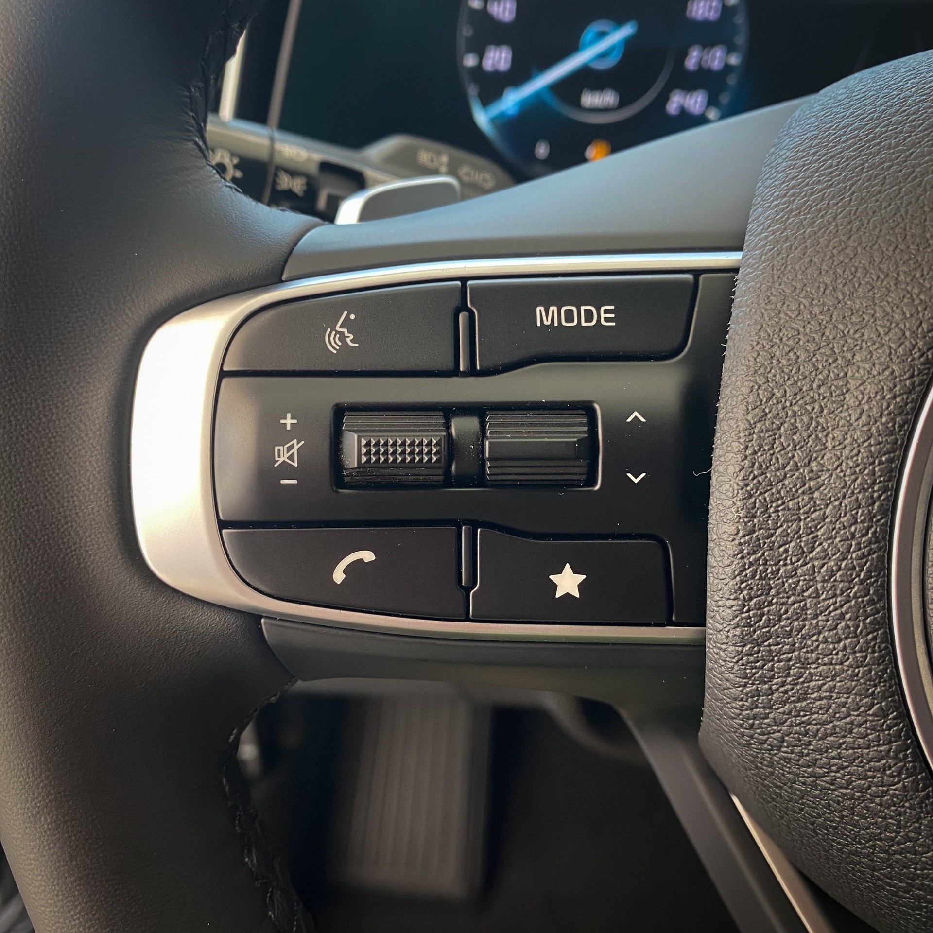 KIA Sportage 1.6 T-GDi Hybrid GT-Line-image-5