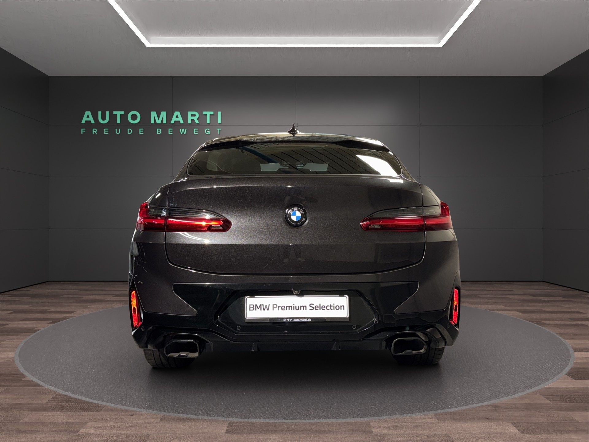 BMW X4 M40i-showroom-element-2
