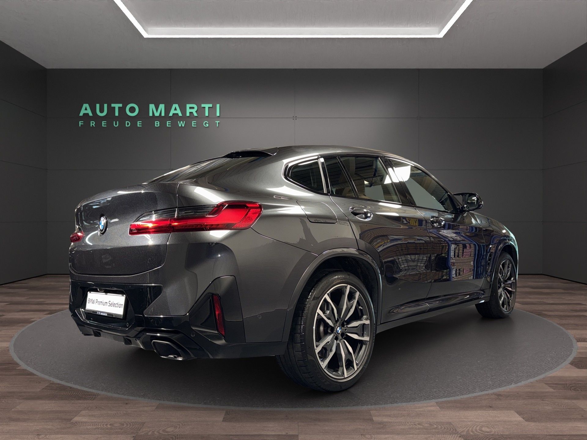 BMW X4 M40i-showroom-element-3
